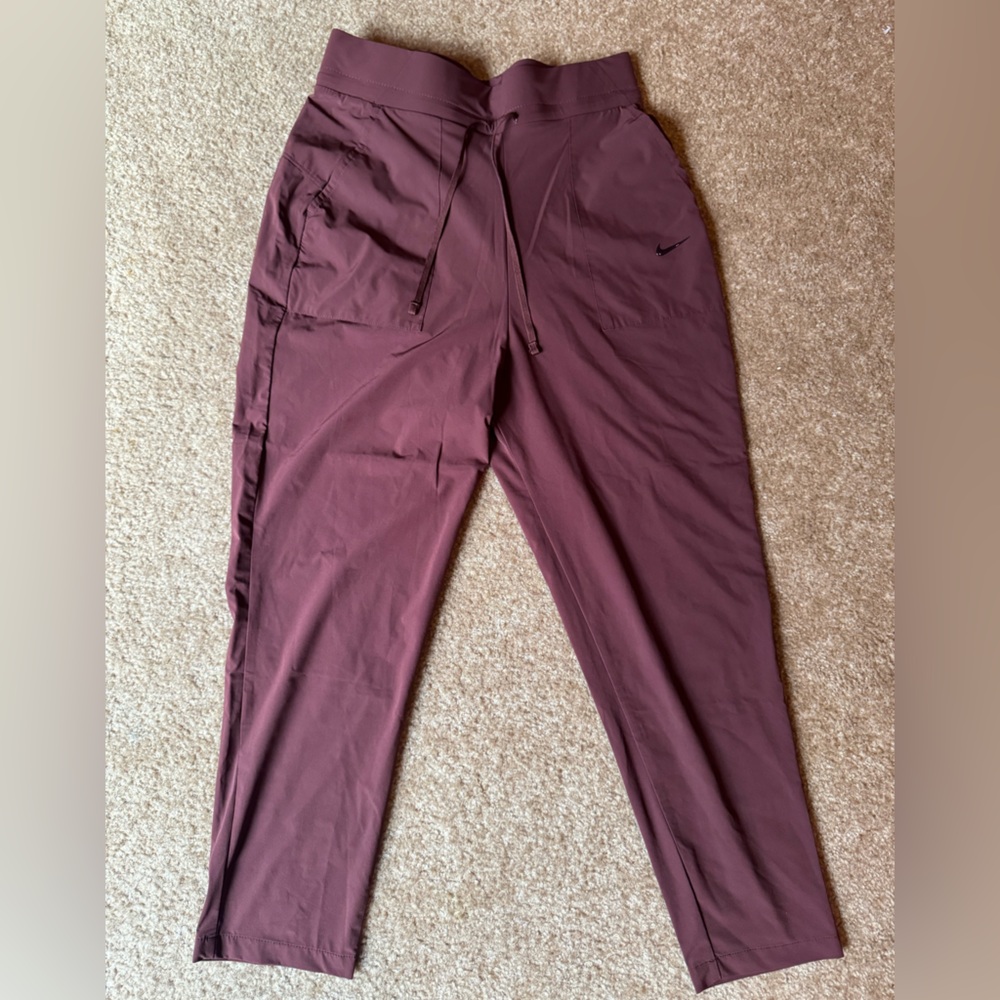 Nike- Bliss Luxe Women’s 7/8 Training Pants BRONZE ECLIPSE